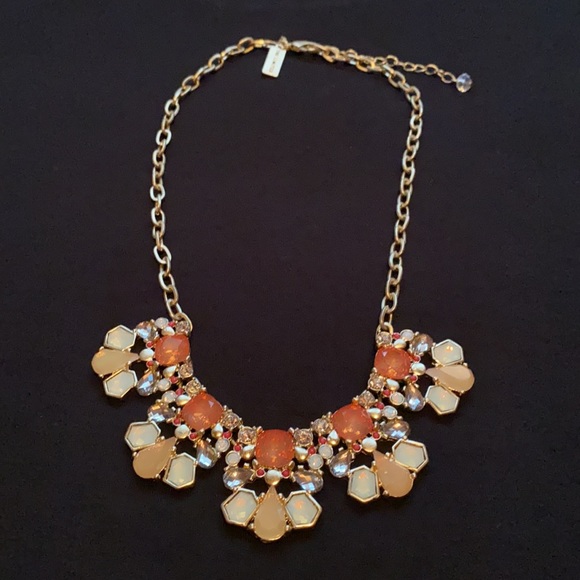 The Limited Necklace - Picture 3 of 8